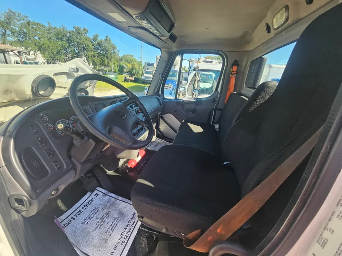 2020 Freightliner M2 106 in Orlando, FL — photo 7