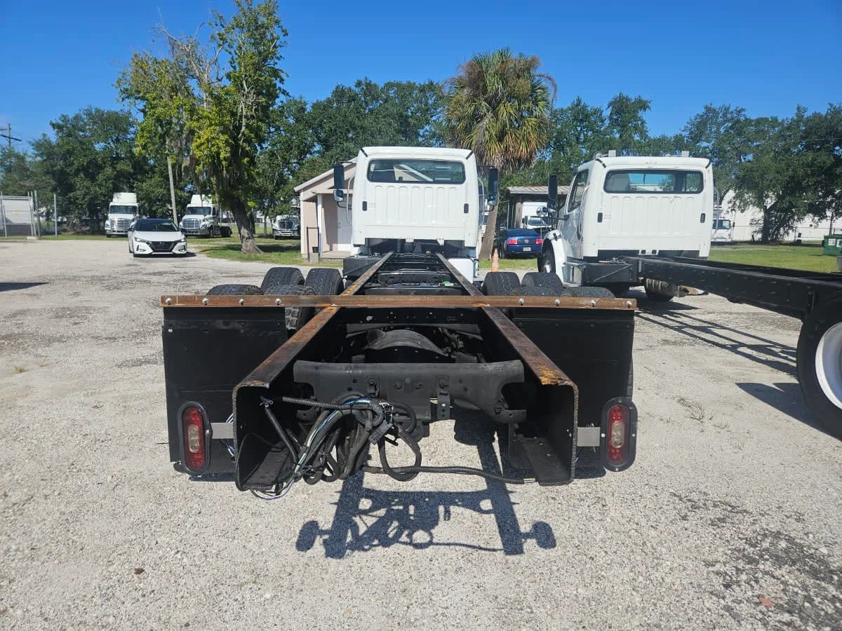 2020 Freightliner M2 106 in Orlando, FL — photo 5
