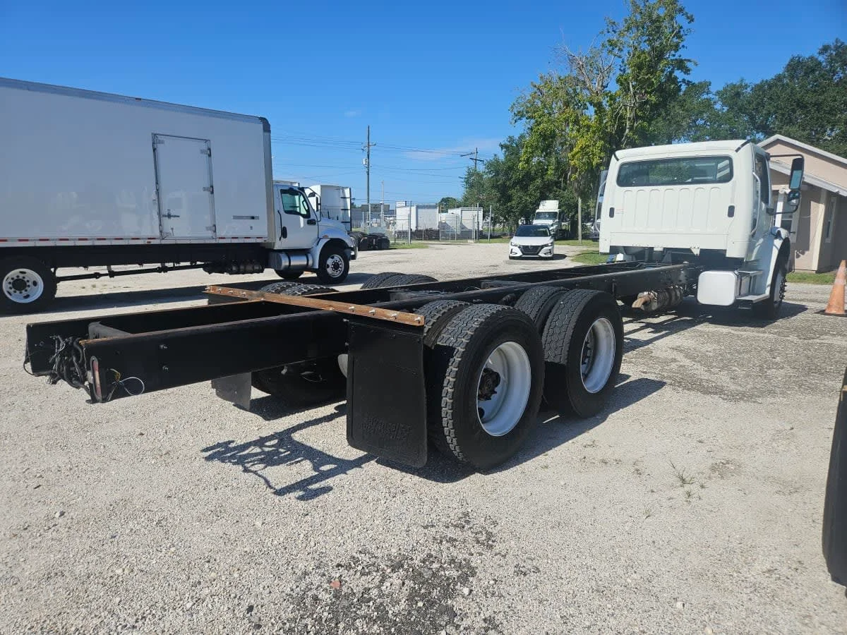 2020 Freightliner M2 106 in Orlando, FL — photo 4