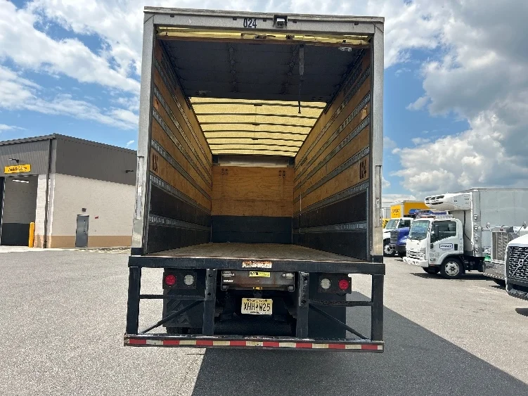 2020 International MV - image 8