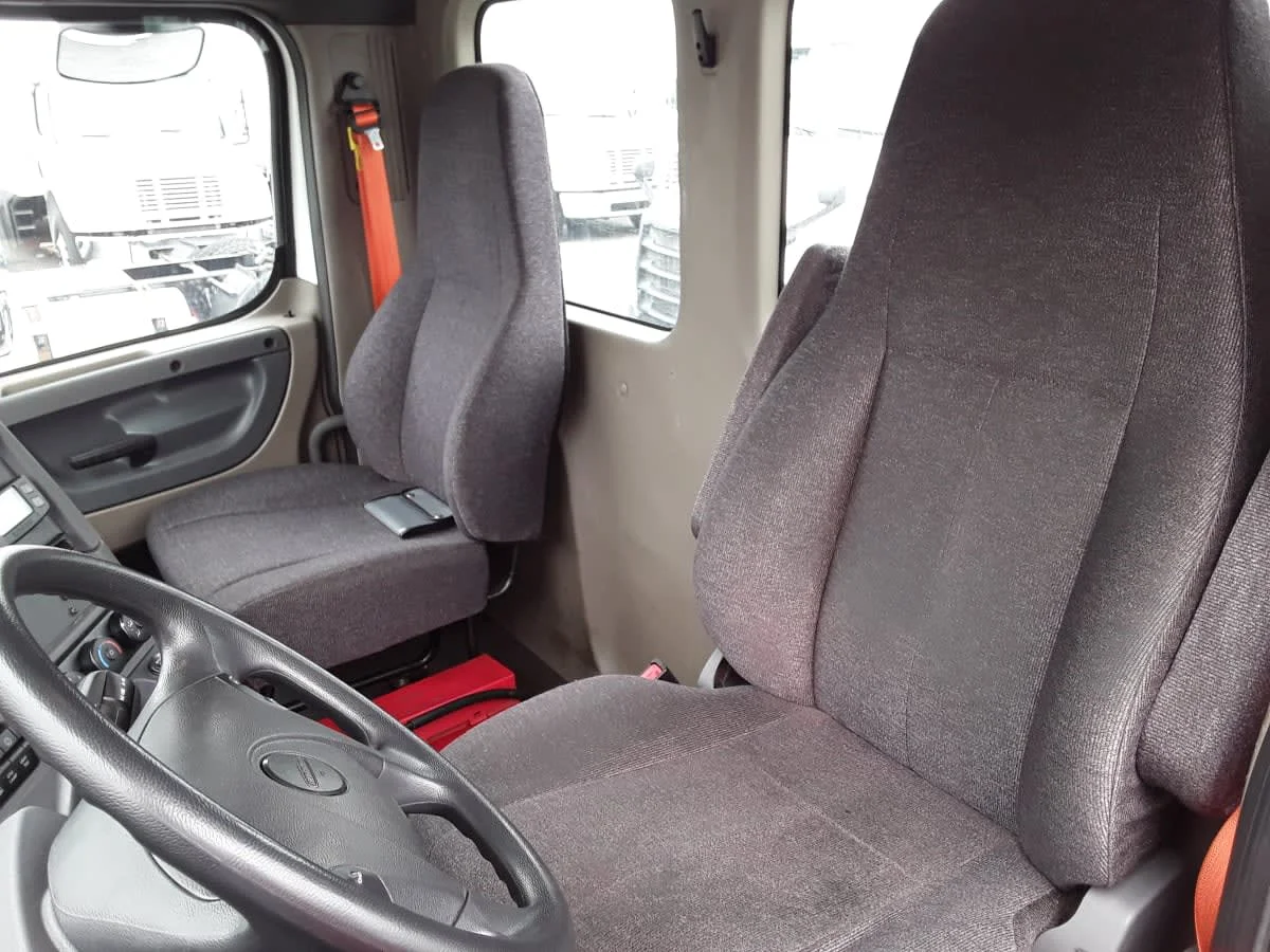 2018 Freightliner Cascadia in Allentown, PA — photo 10
