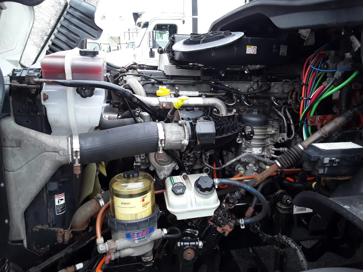 2018 Freightliner Cascadia - image 8