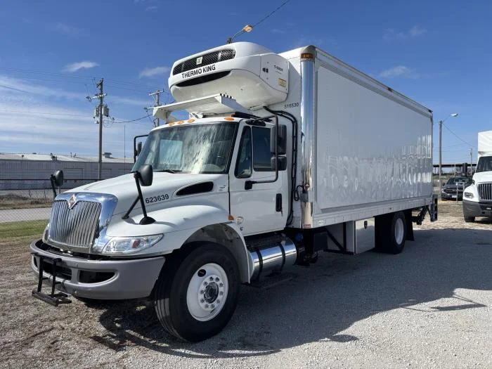 2019 International 4300 - image 2