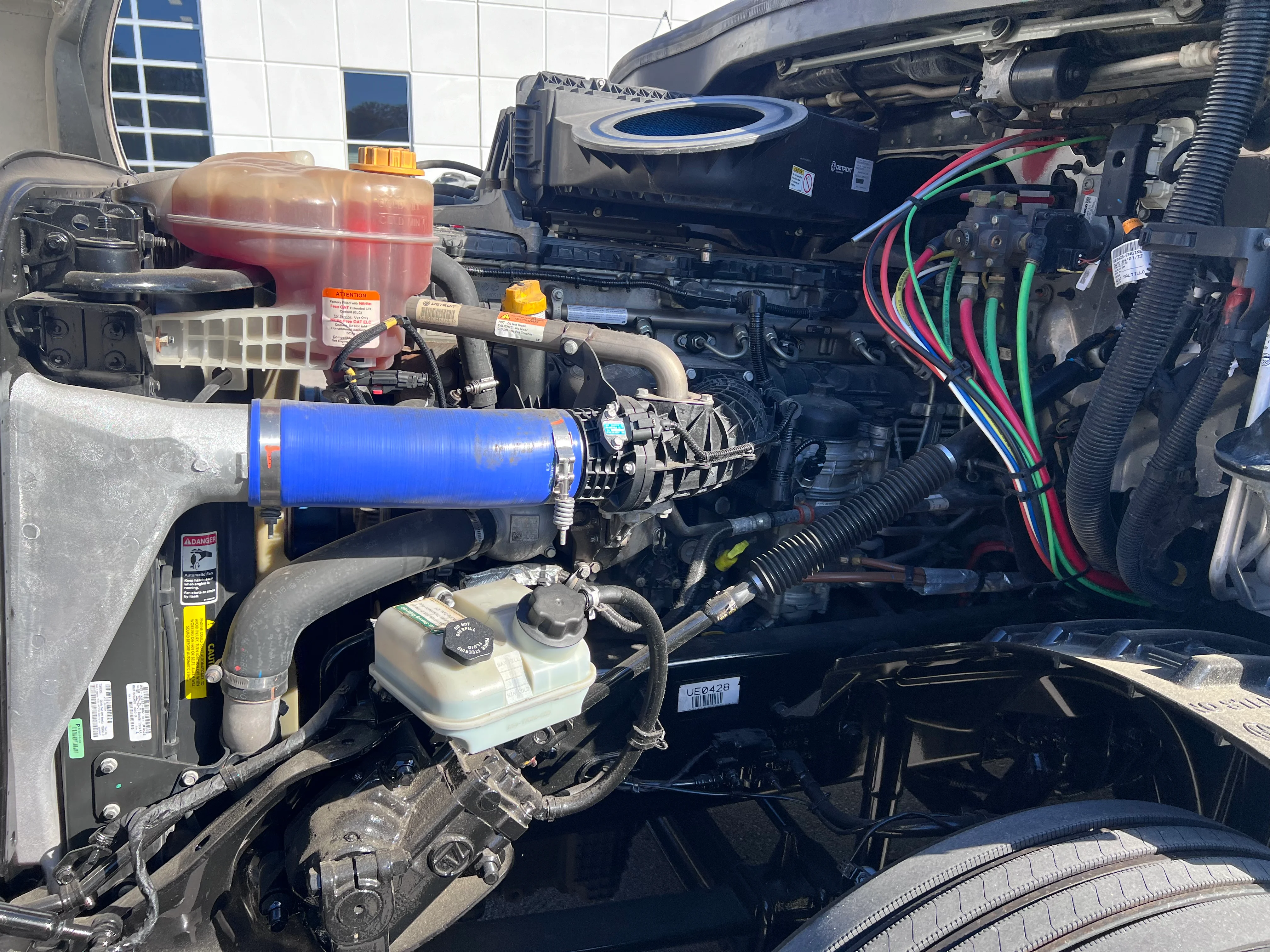 2023 Freightliner Cascadia in Nashville Isuzu, TN — photo 12