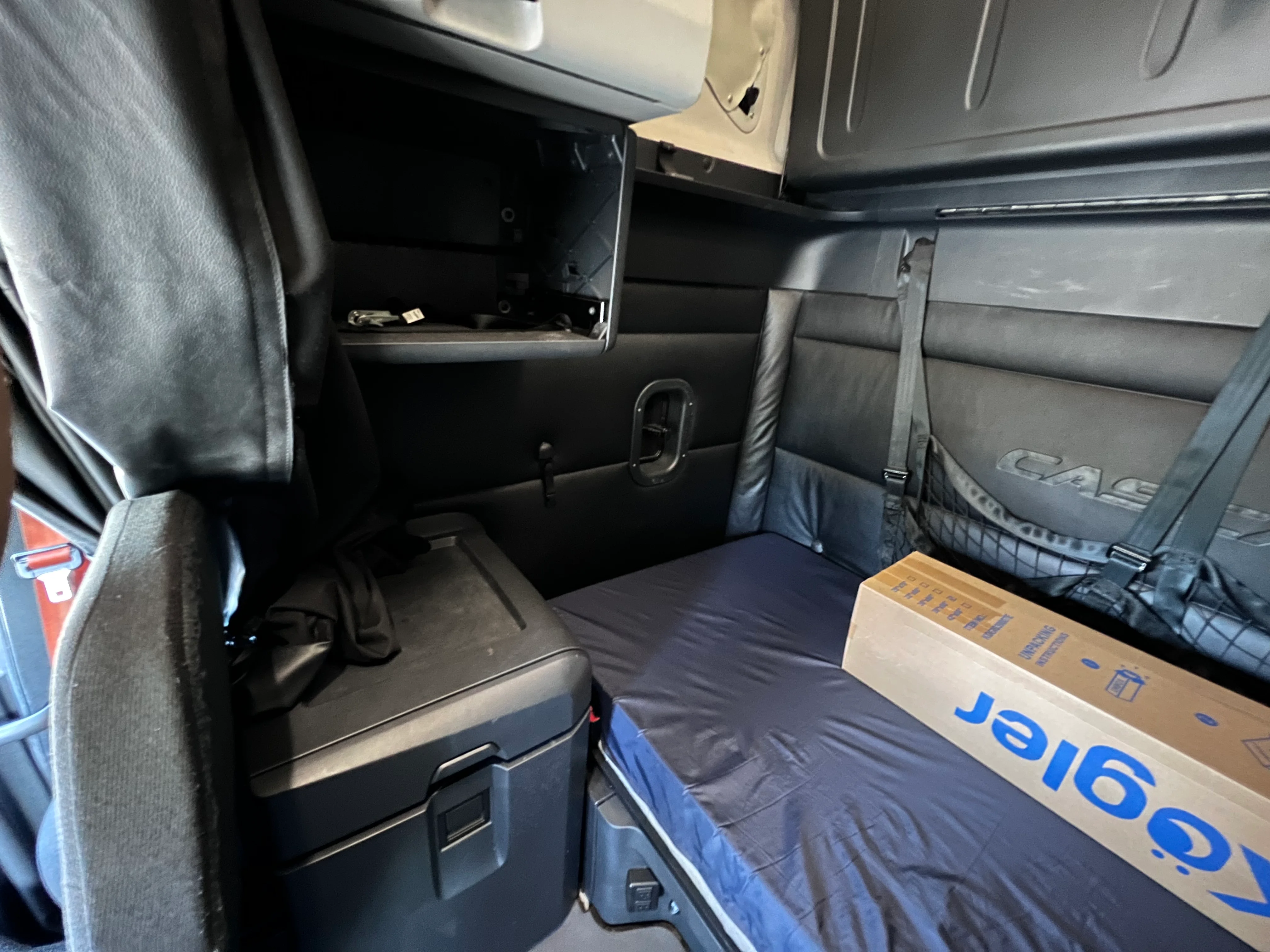 2023 Freightliner Cascadia in Nashville Isuzu, TN — photo 21