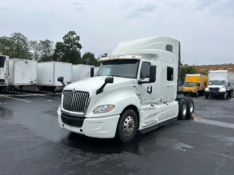 2022 International LT in Plymouth, MI — photo 3