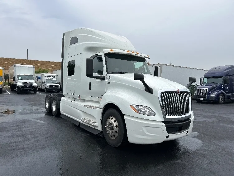 2022 International LT