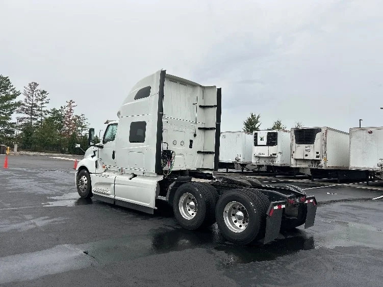 2022 International LT in Plymouth, MI — photo 5