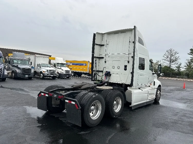 2022 International LT in Plymouth, MI — photo 7