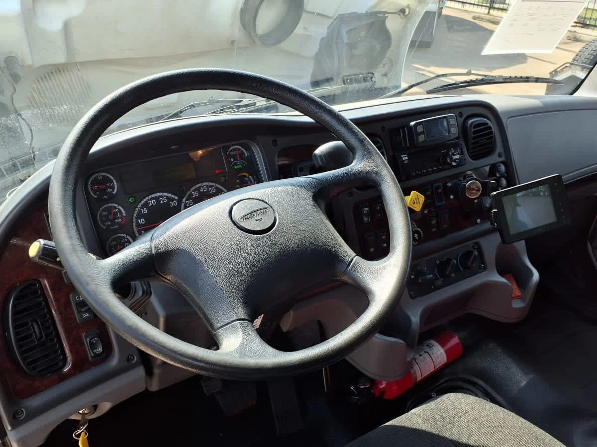 2022 Freightliner M2 106 in Dallas, TX — photo 7