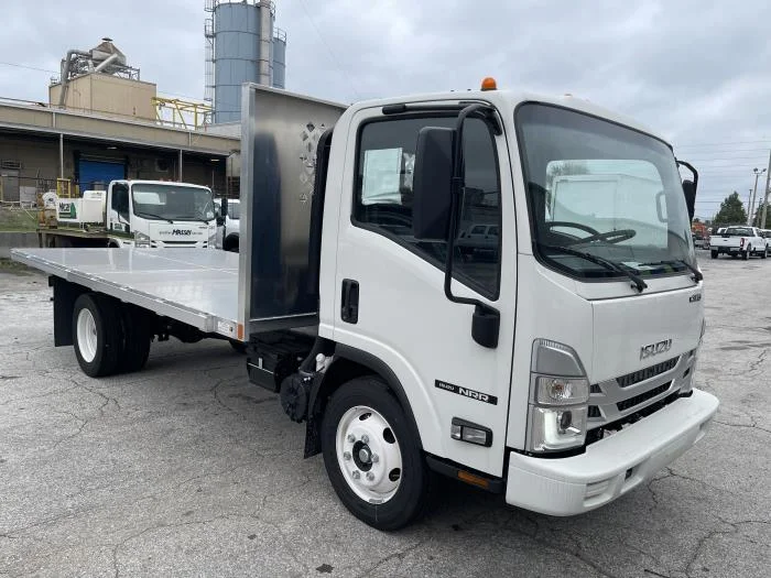 2025 Isuzu NRR - image 9