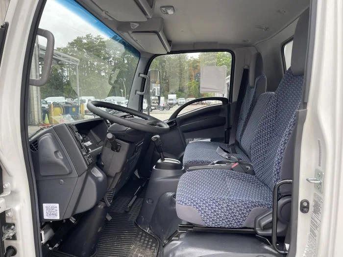 2025 Isuzu NRR - image 12