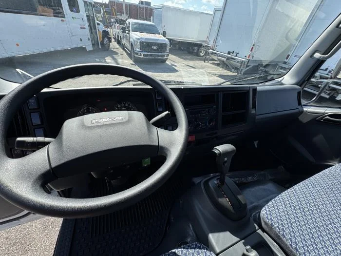 2025 Isuzu NRR - image 3