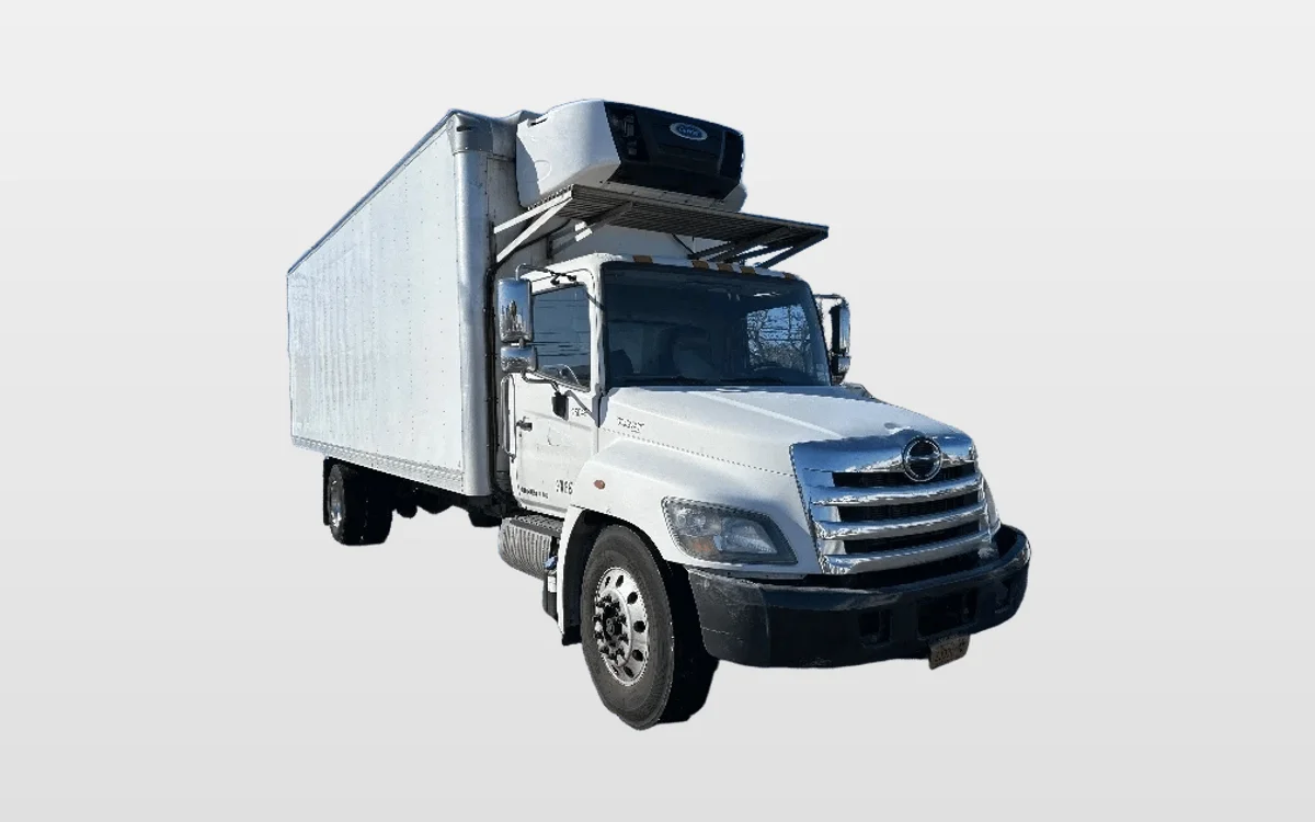 2019 Hino 268 - image 1