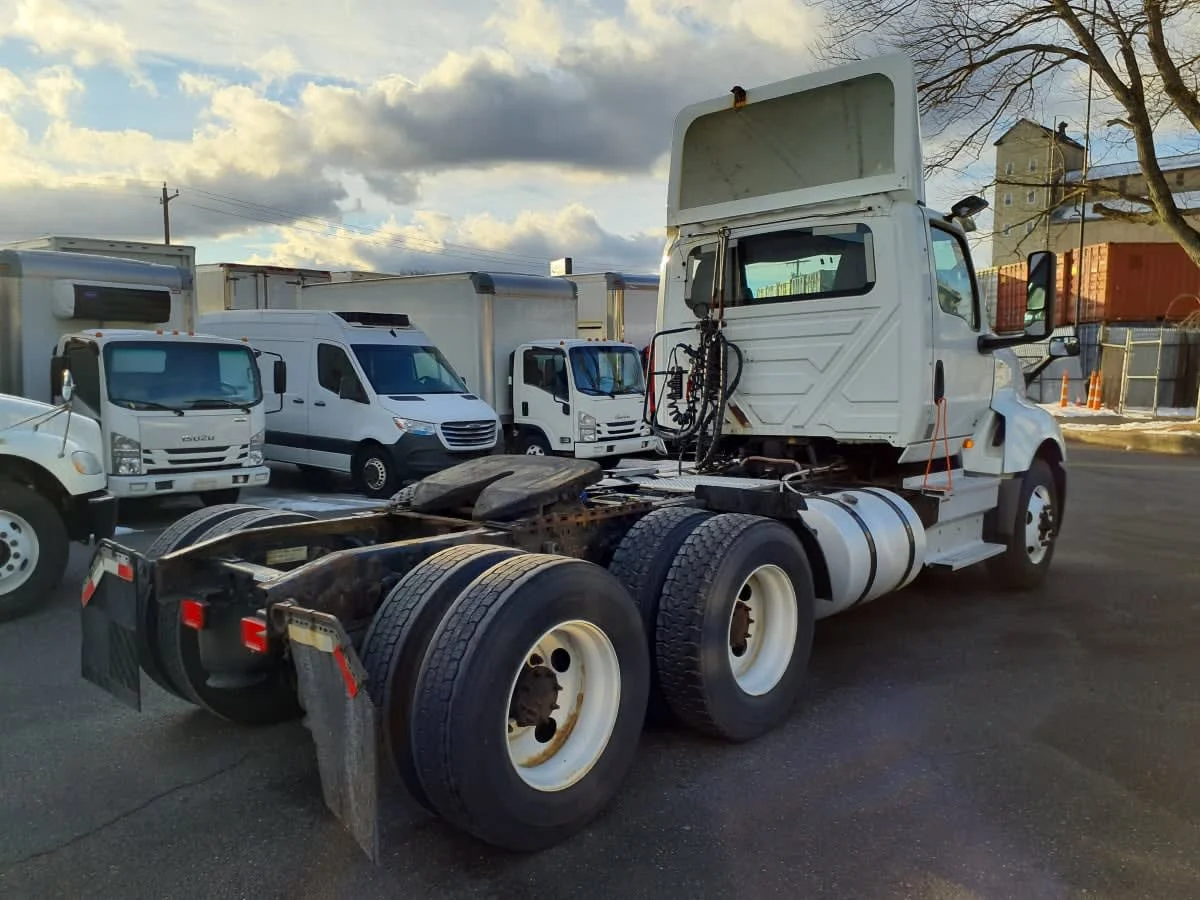 2019 International LT in Springfield, MA — photo 4