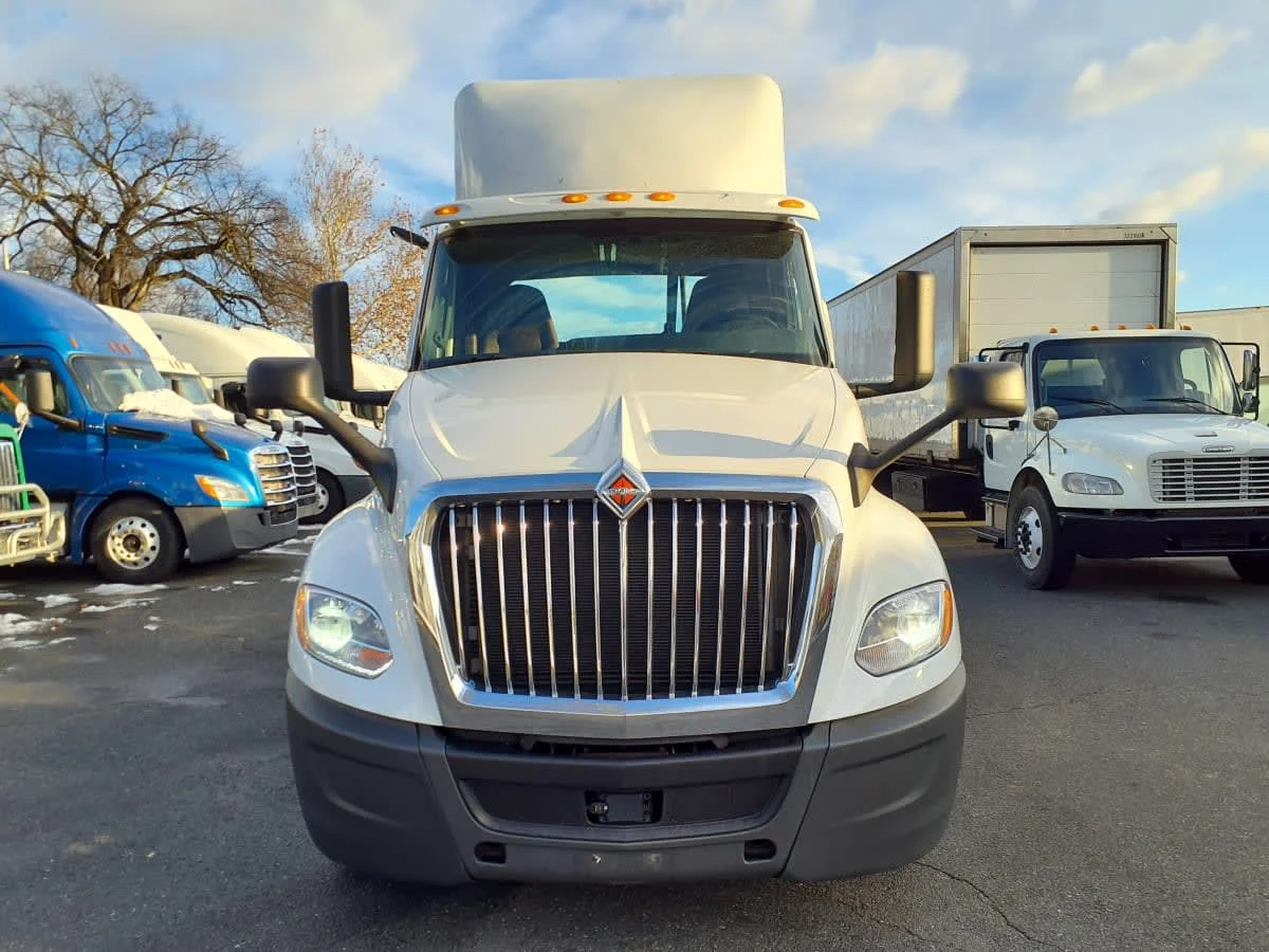 2019 International LT in Springfield, MA — photo 2