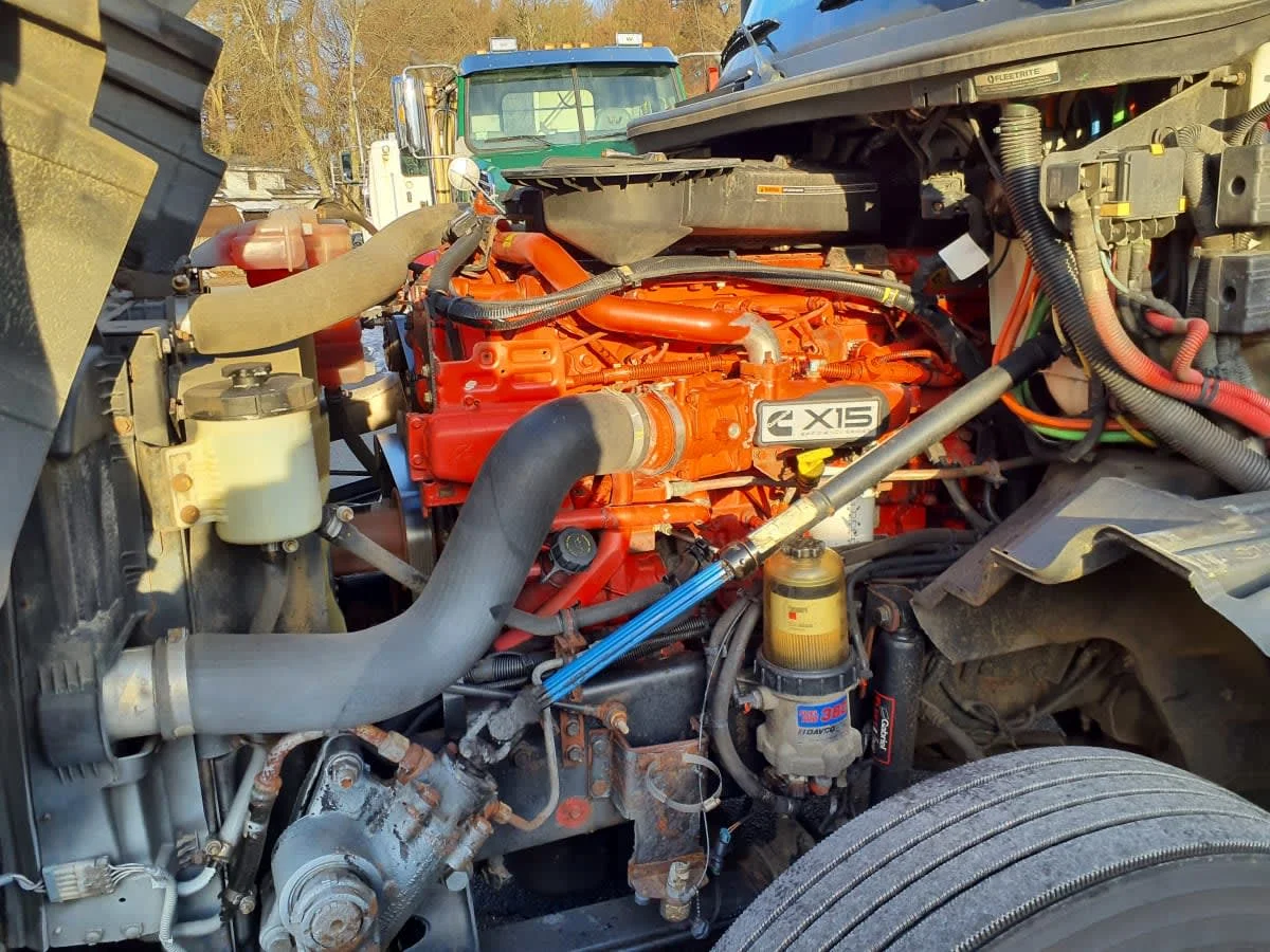 2019 International LT in Springfield, MA — photo 8