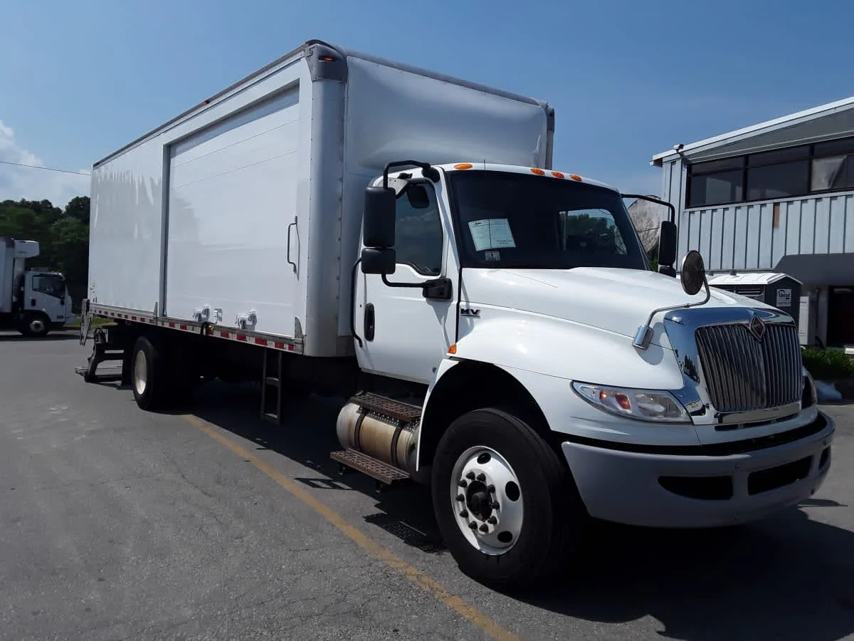 2020 International MV - image 3