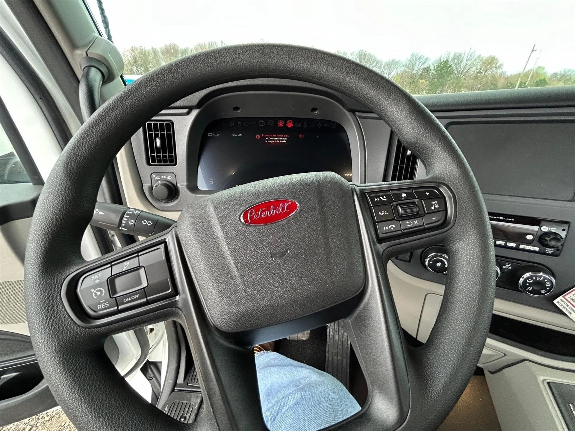 2025 Peterbilt 567 in Canton, OH — photo 4