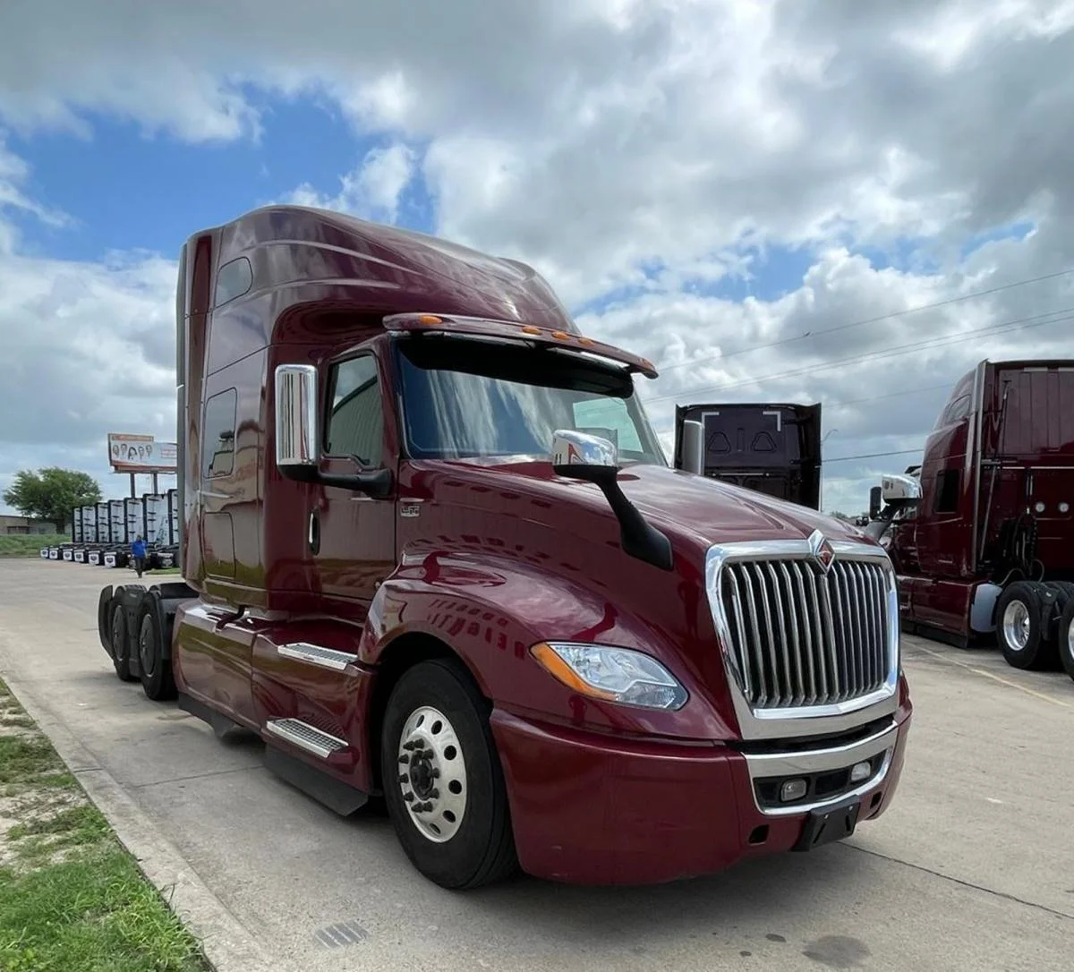 2023 International LT in Laredo, TX