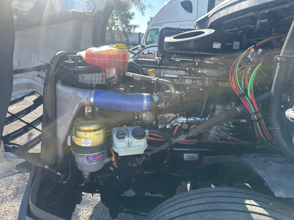 2023 Freightliner Cascadia - image 9