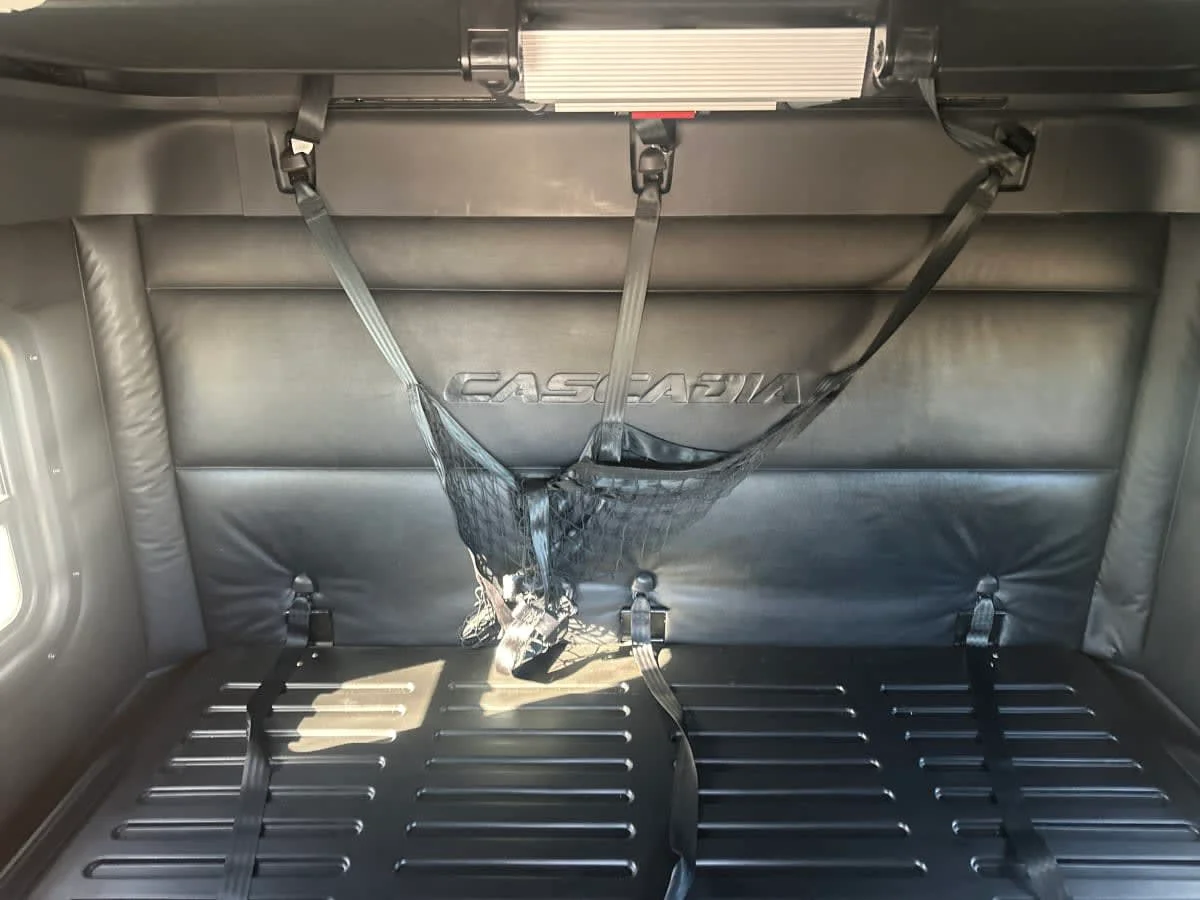 2023 Freightliner Cascadia - image 8