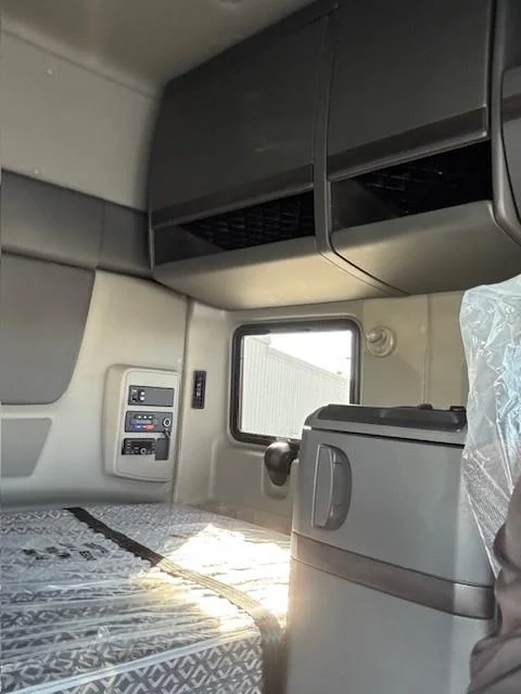 2026 International LT - image 10