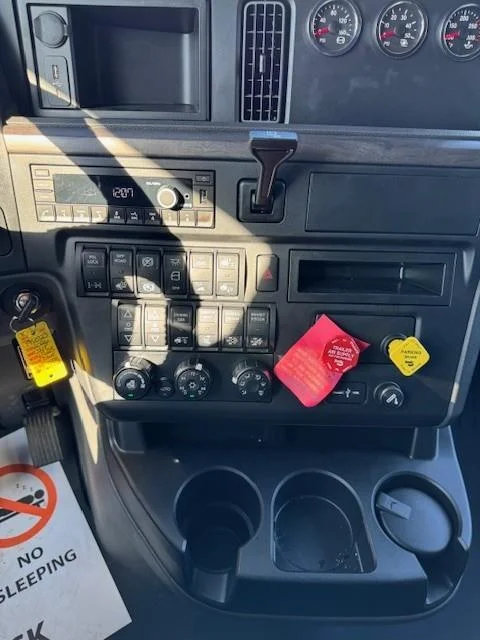 2026 International LT - image 9