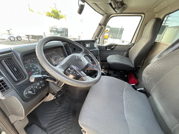2020 International LT in Torrance, CA — photo 10