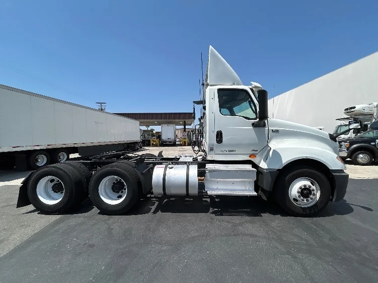 2020 International LT in Torrance, CA — photo 8