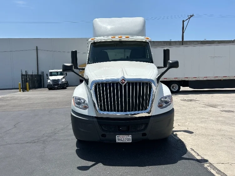 2020 International LT in Torrance, CA — photo 2