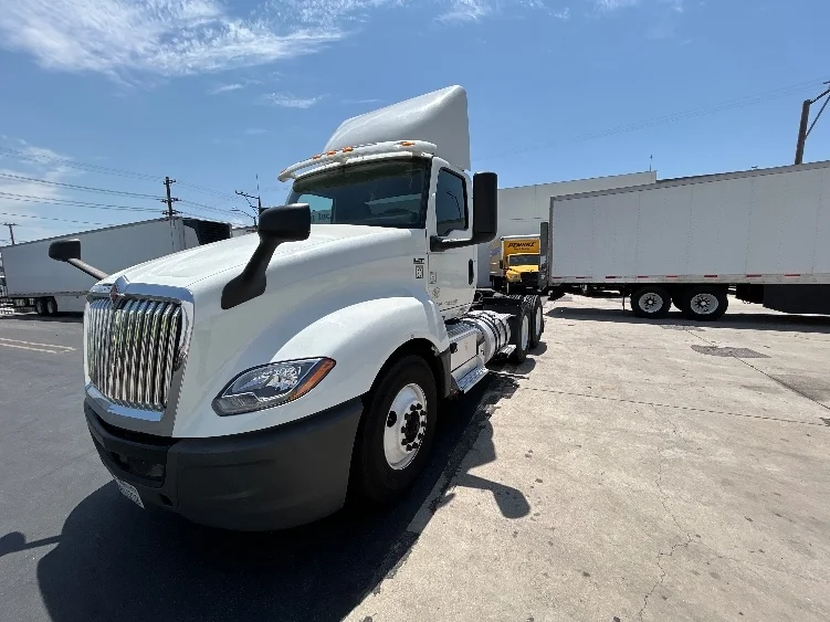 2020 International LT in Torrance, CA — photo 3