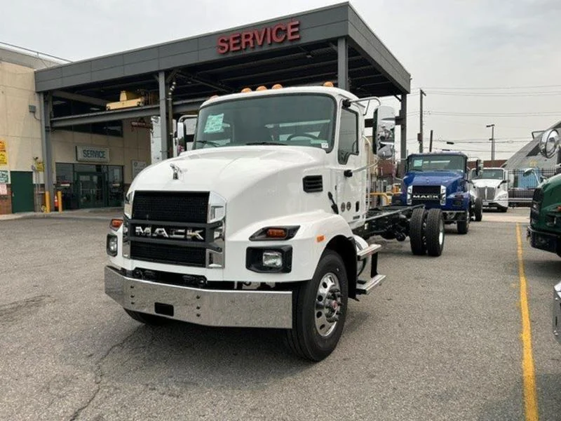 2027 Mack MD in Eastern Road, NY
