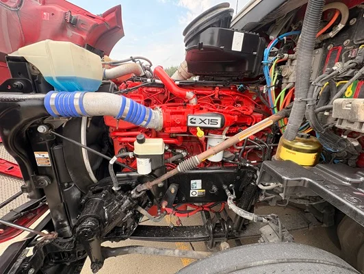 2022 Kenworth T680 in Cedar Rapids, IA — photo 15