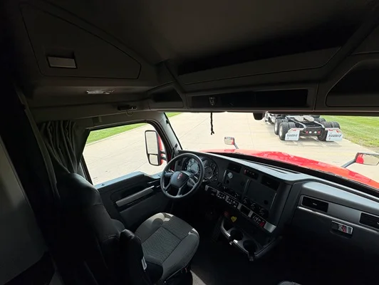 2022 Kenworth T680 in Cedar Rapids, IA — photo 19