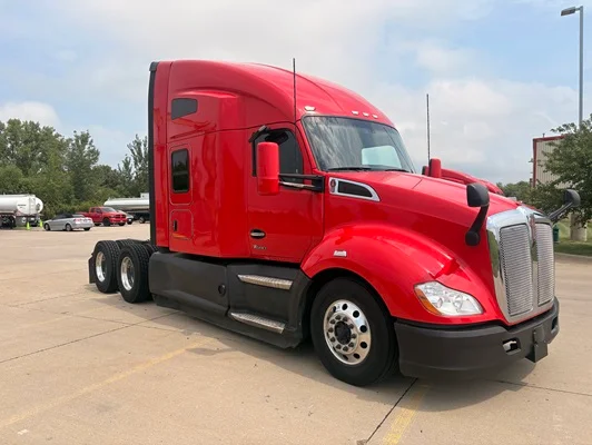 2022 Kenworth T680 in Cedar Rapids, IA