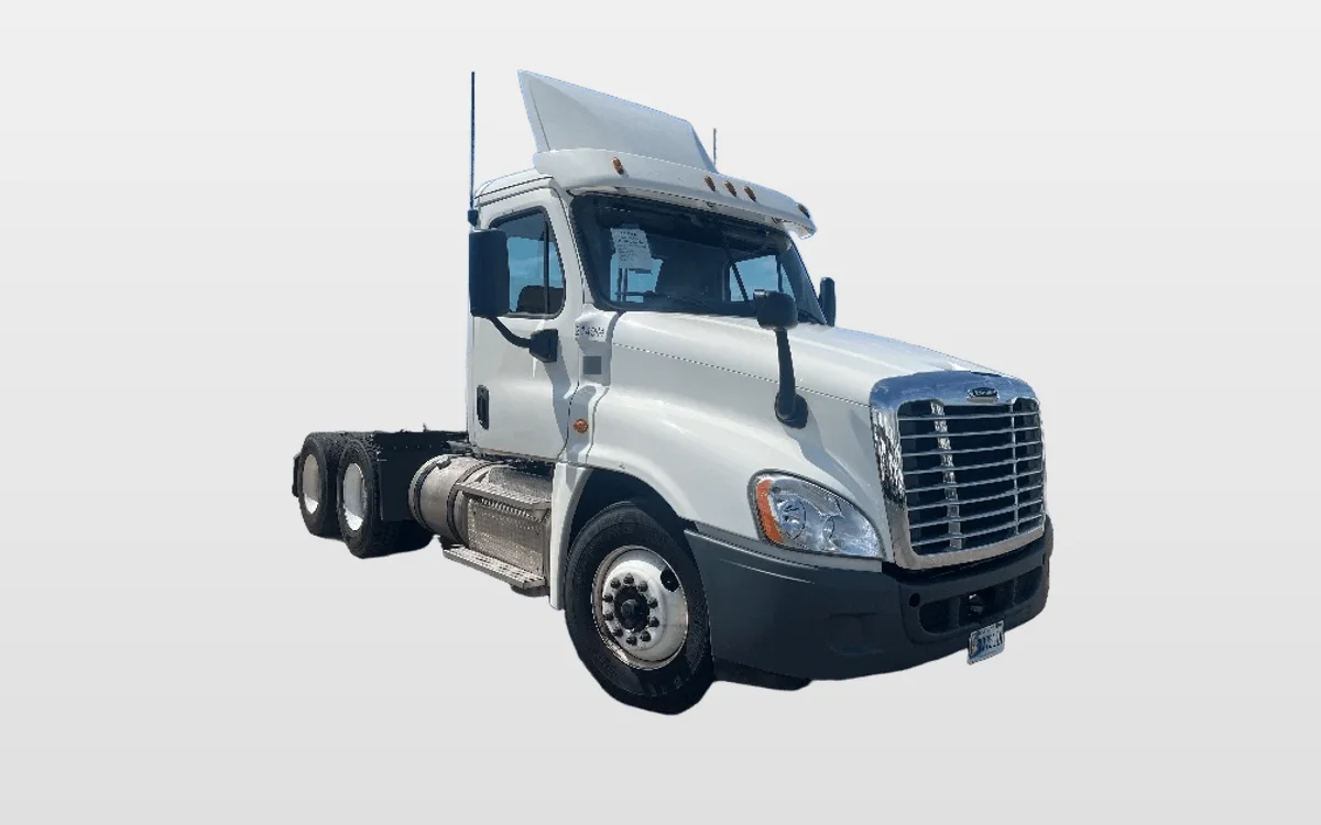 2019 Freightliner Cascadia - image 1