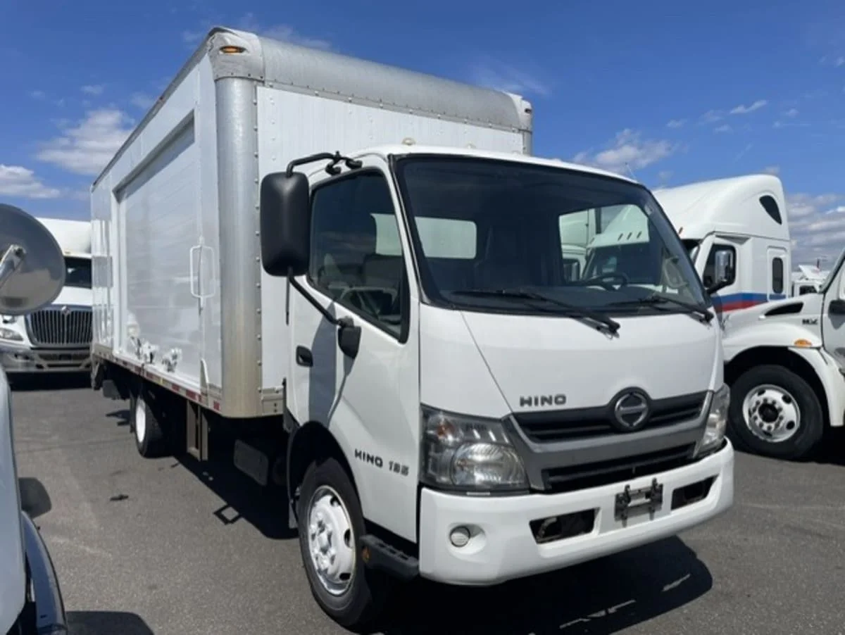 2019 Hino 195 in Farmingdale, NY — photo 3