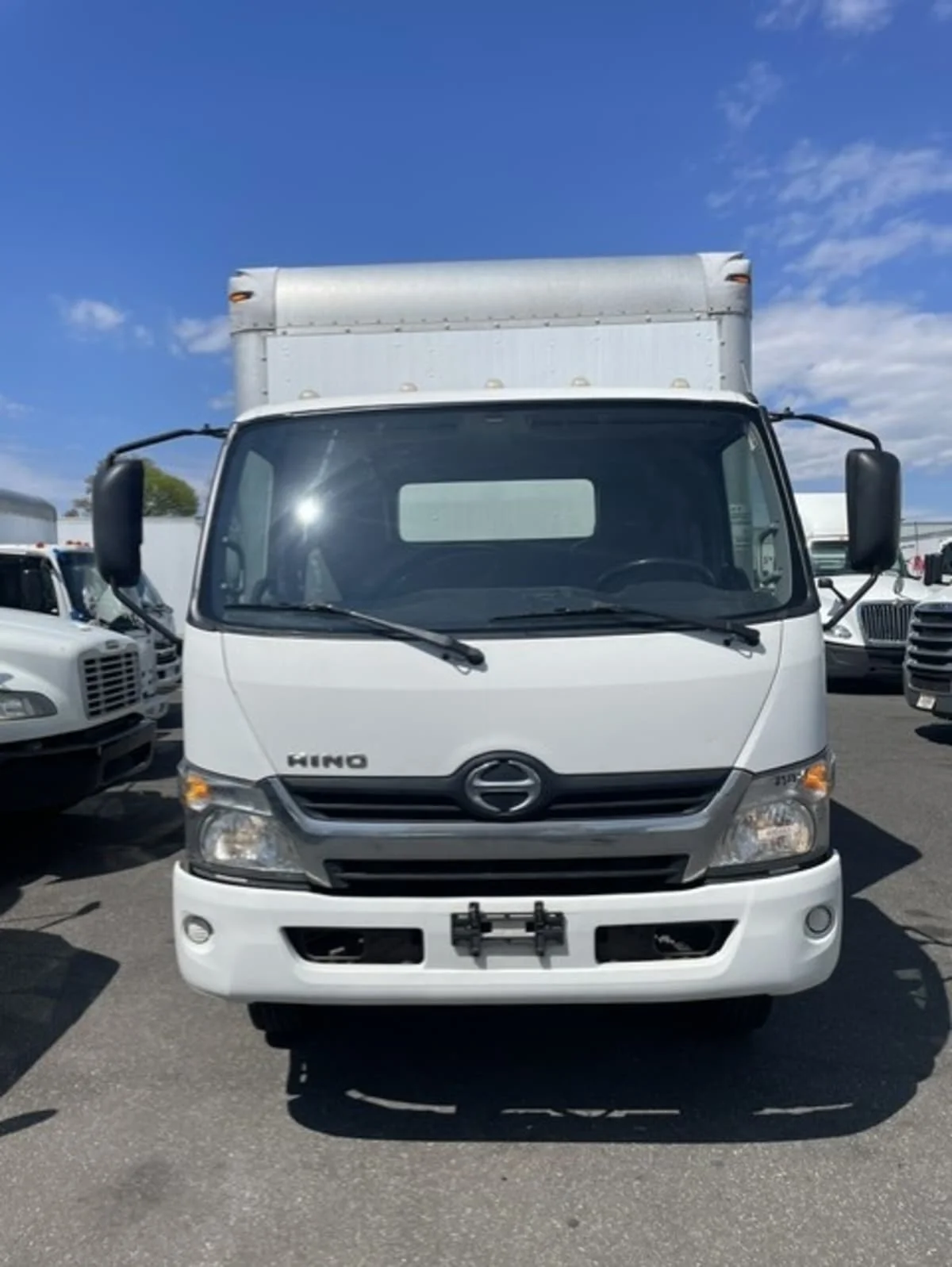 2019 Hino 195 in Farmingdale, NY — photo 2