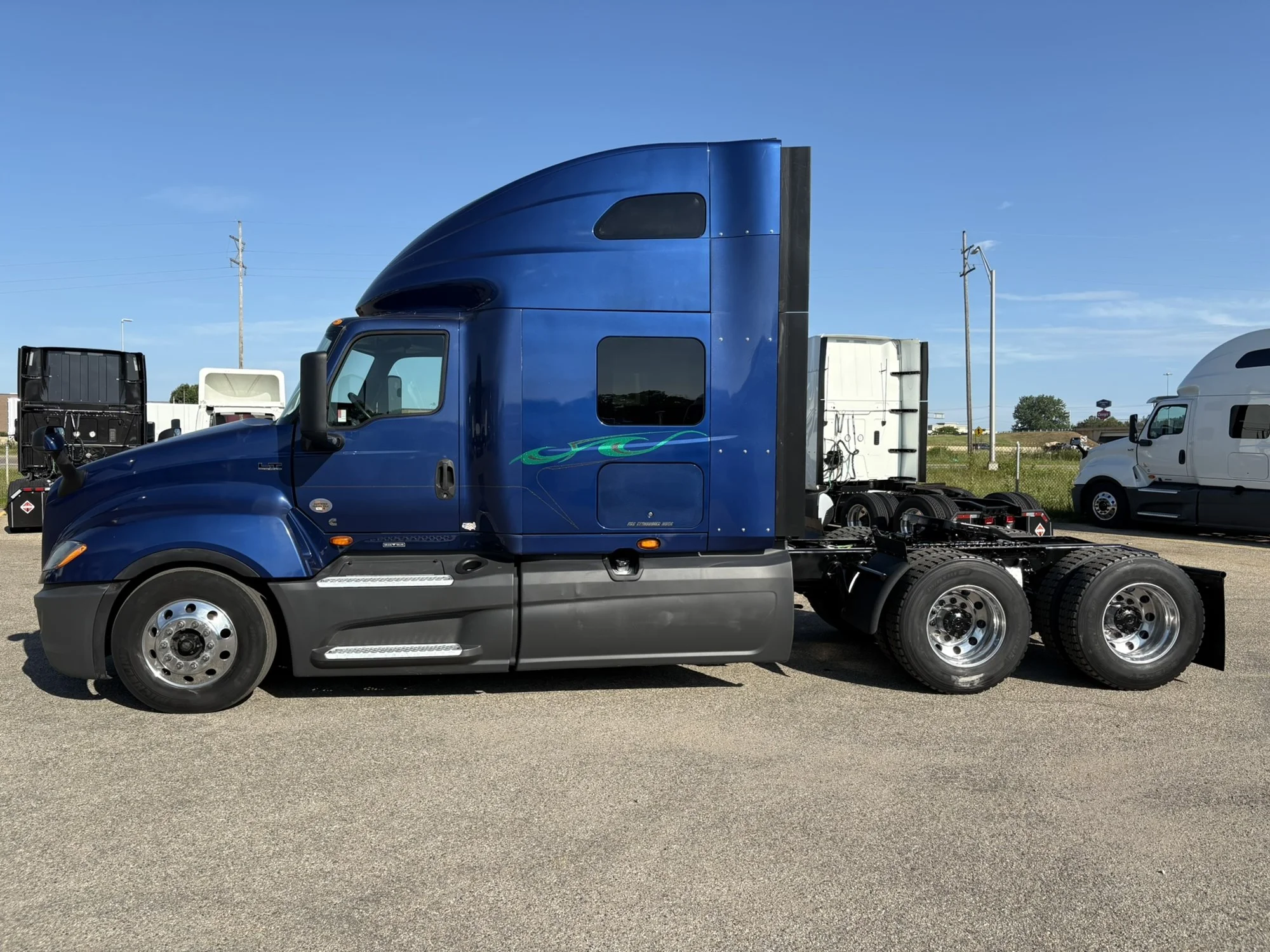 2024 International LT in West Michigan International, MI — photo 2
