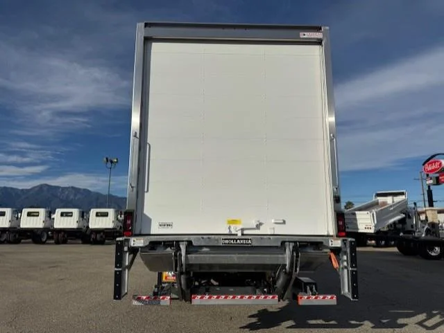 2026 Hino L6 - image 7