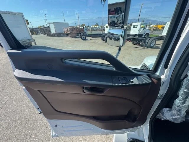 2026 Hino L6 - image 15