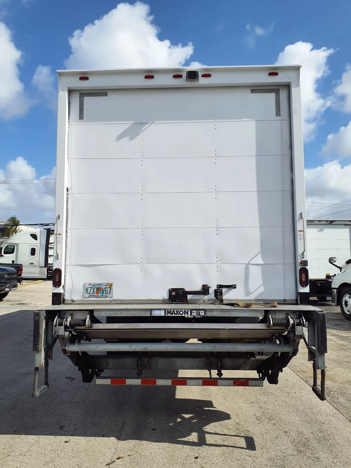 2019 Freightliner M2 106 in Miami, FL — photo 5