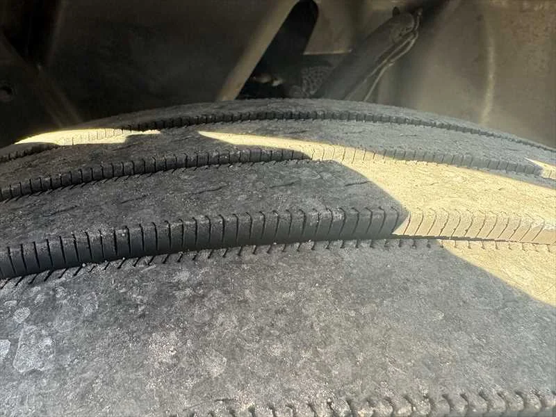 2021 Volvo VNL 760 - image 15