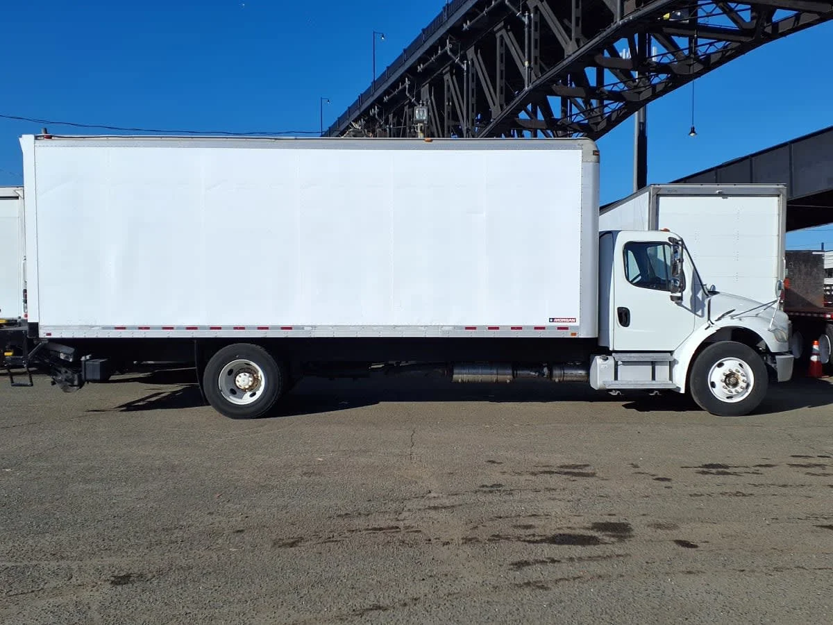 2017 Freightliner M2 106 - image 11