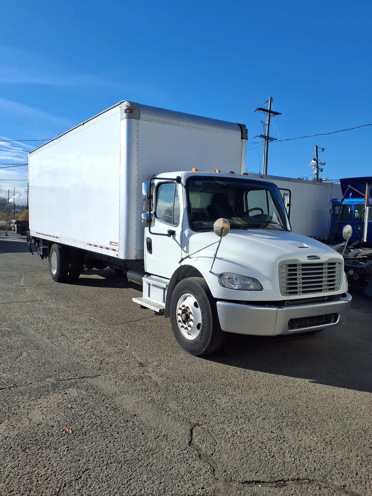 2017 Freightliner M2 106 - image 3