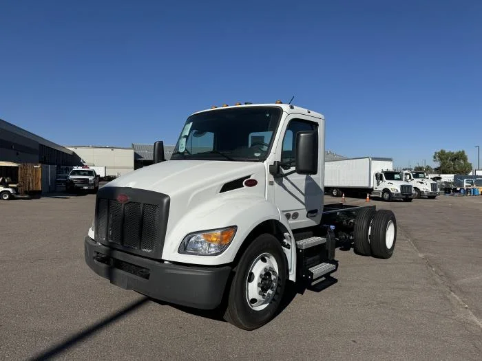 2025 Peterbilt 536 - image 2