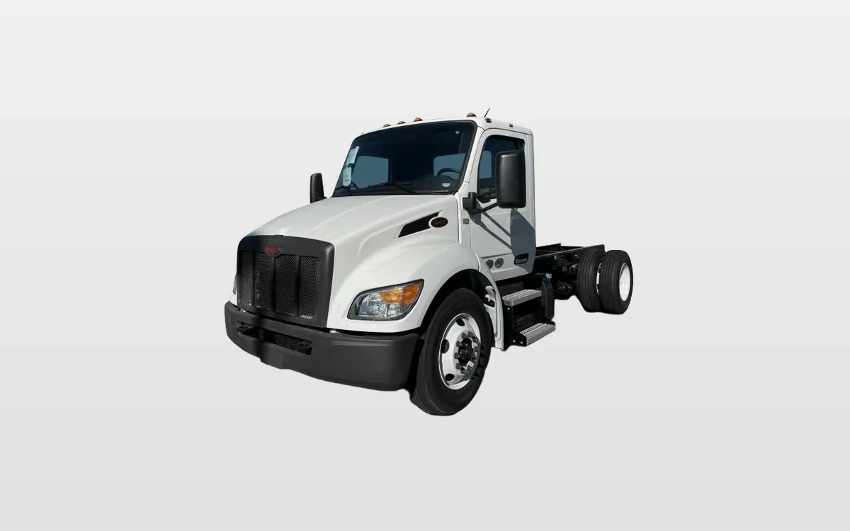 2025 Peterbilt 536 - image 1