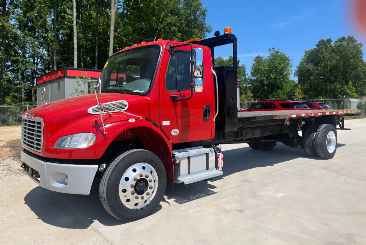 2020 Freightliner M2 106