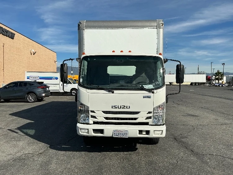 2019 Isuzu NRR - image 2